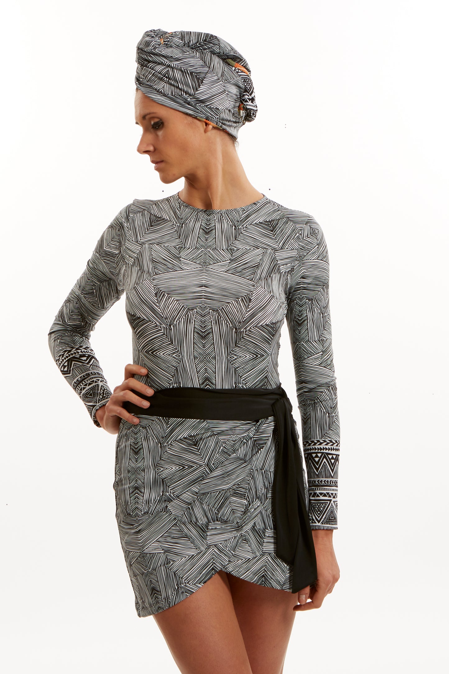 SARA LONG SLEEVES SWIMSUIT